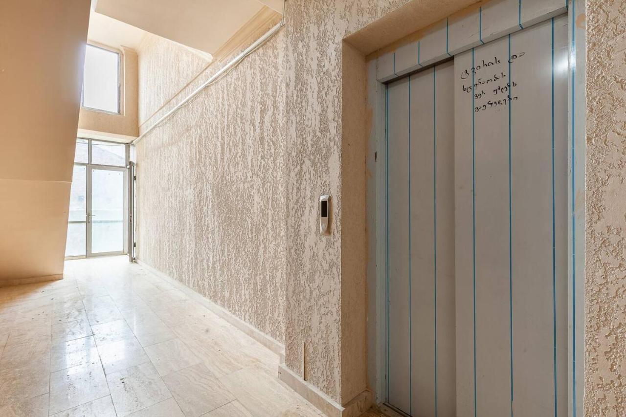 Veli Group Apartment Near White Bridge ° Koutaïssi Extérieur photo