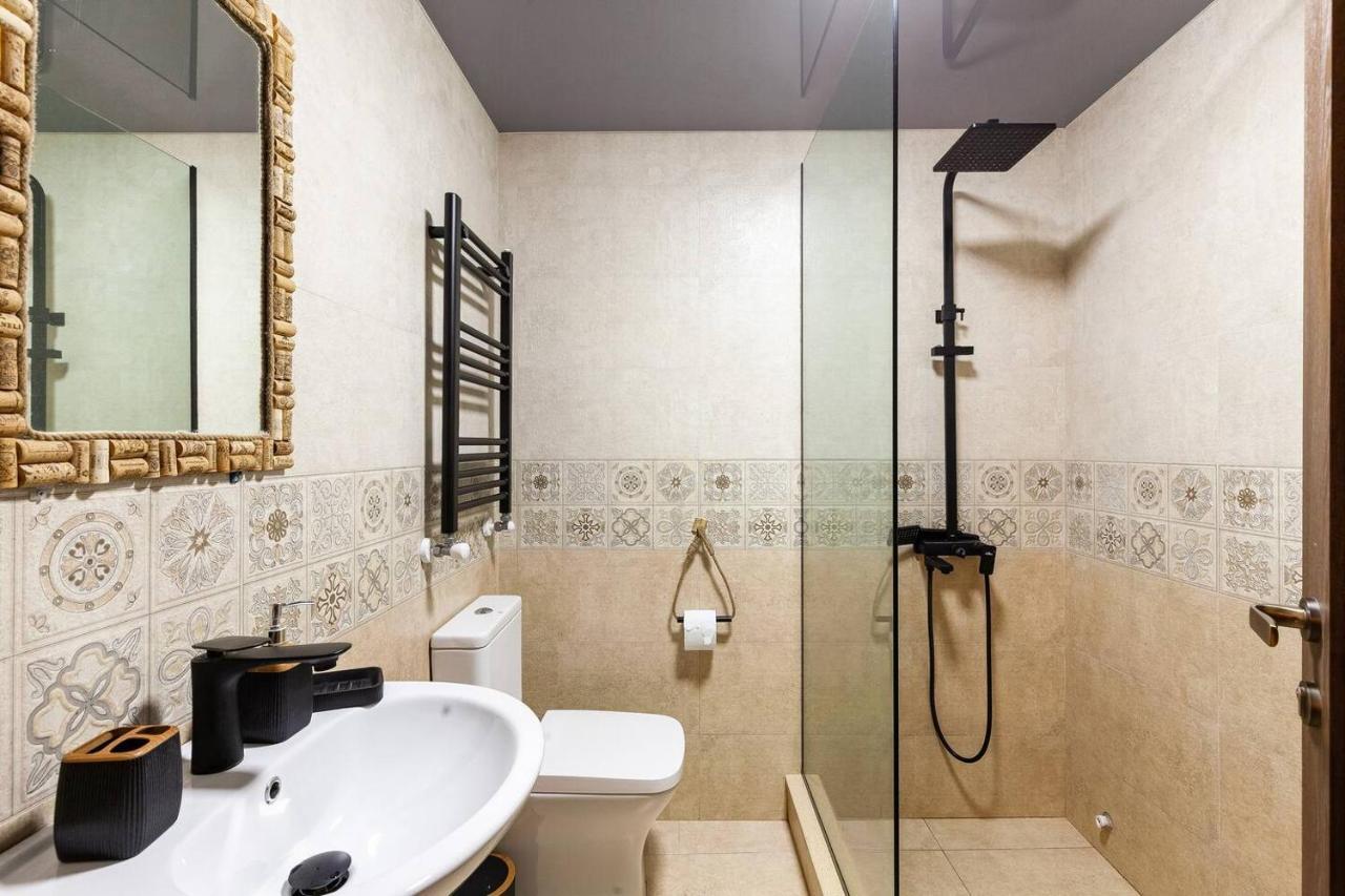 Veli Group Apartment Near White Bridge ° Koutaïssi Extérieur photo